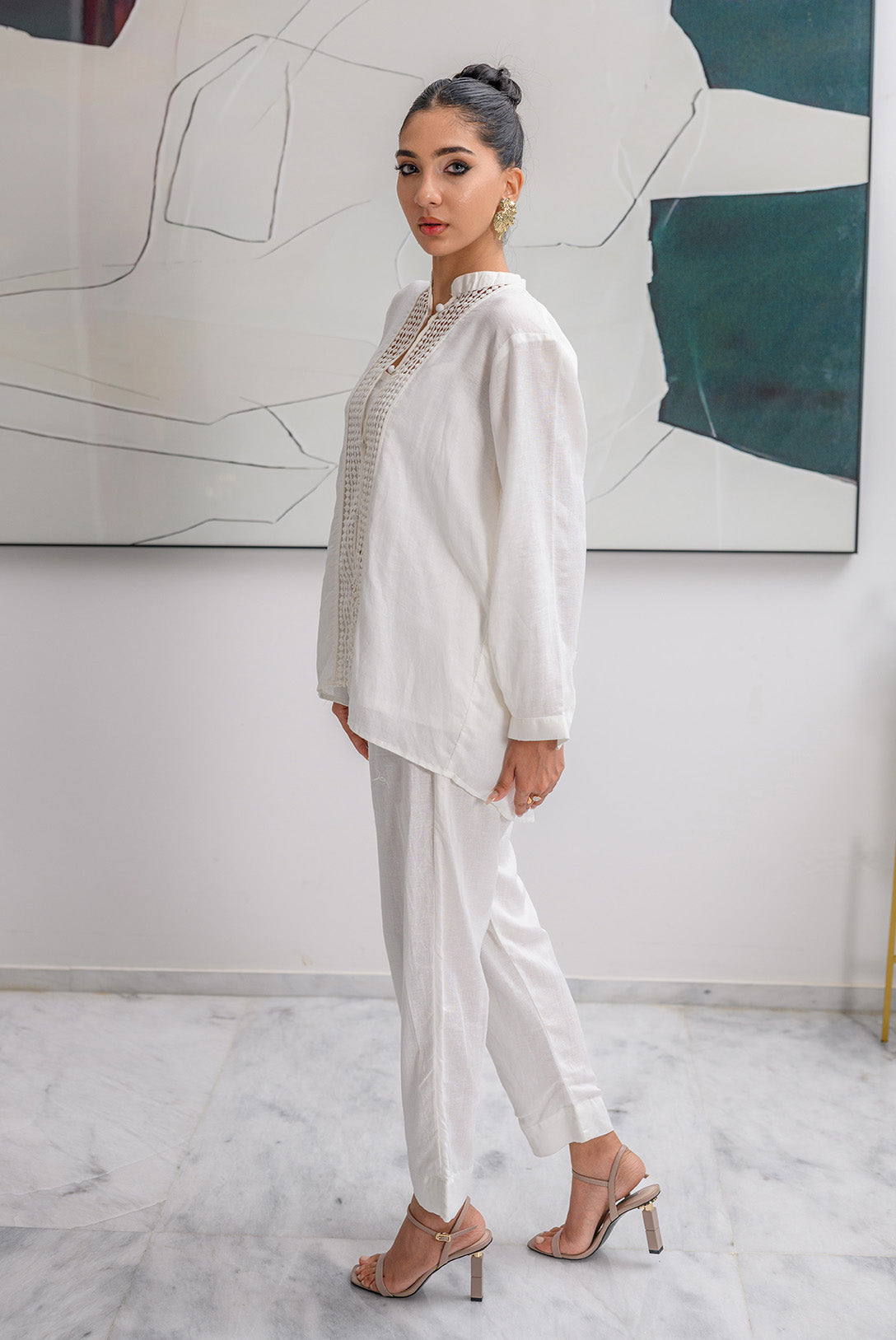 CLASSIC PLEATED WHITE TOP